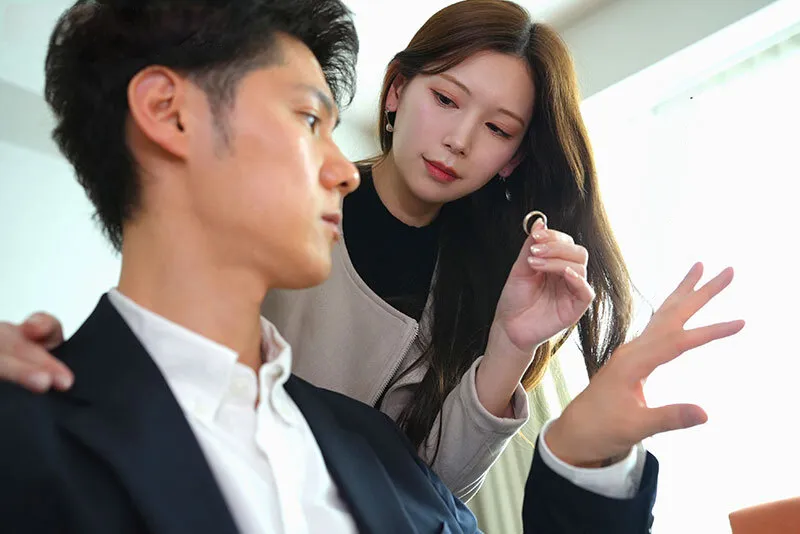 Cô vợ đi đi chơi, người chồng ở nhà bị nhỏ em cô vợ gạ trả bài không trượt phát nào