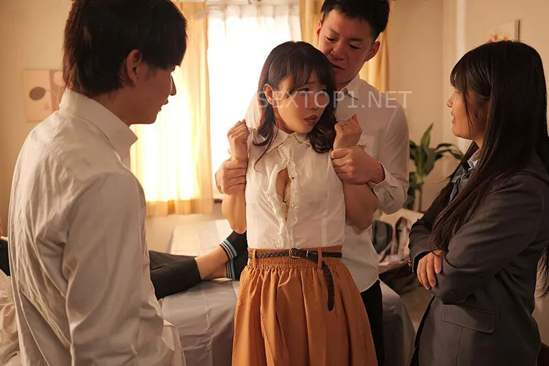 Không ưa má kế, tiểu thư gọi bạn học về nhà cưỡng hiếp
